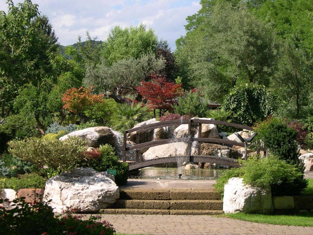 Отель Al Giardino Fanna Экстерьер фото