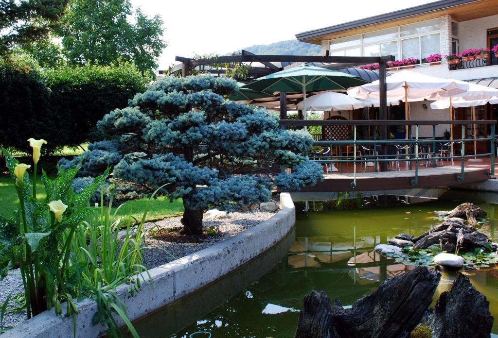 Отель Al Giardino Fanna Экстерьер фото